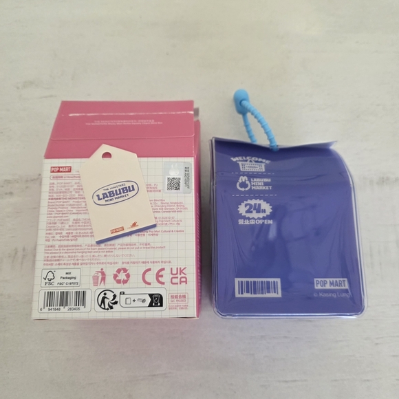 💙Authentic Pop Mart, The Monsters Wacky Mart Series Pinch Pendant Chips - Picture 6 of 8